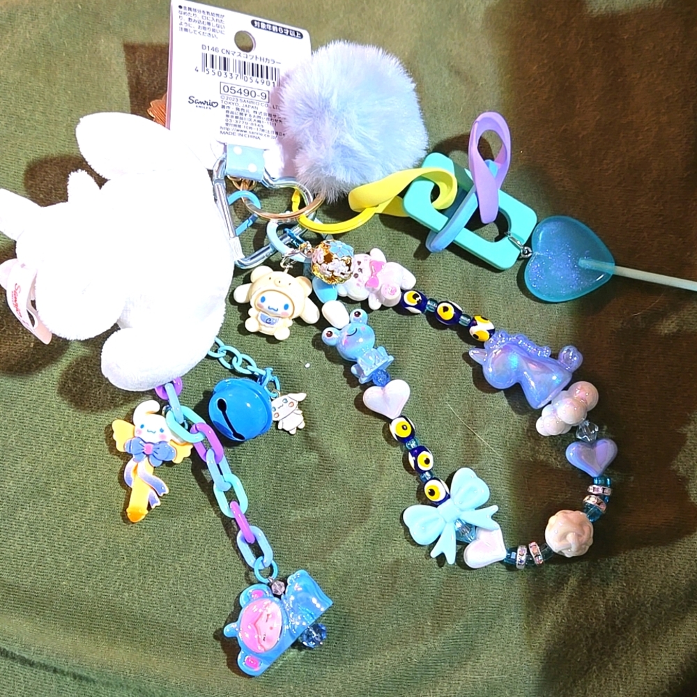 3 Inch Cinnamon Keychain/Dangler - Picture 14 of 16
